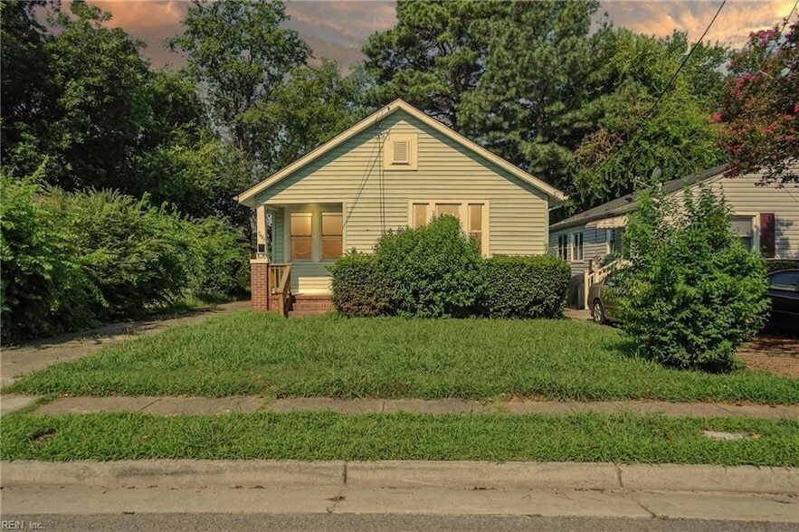 7483 Hughart St in Norfolk, VA - Building Photo