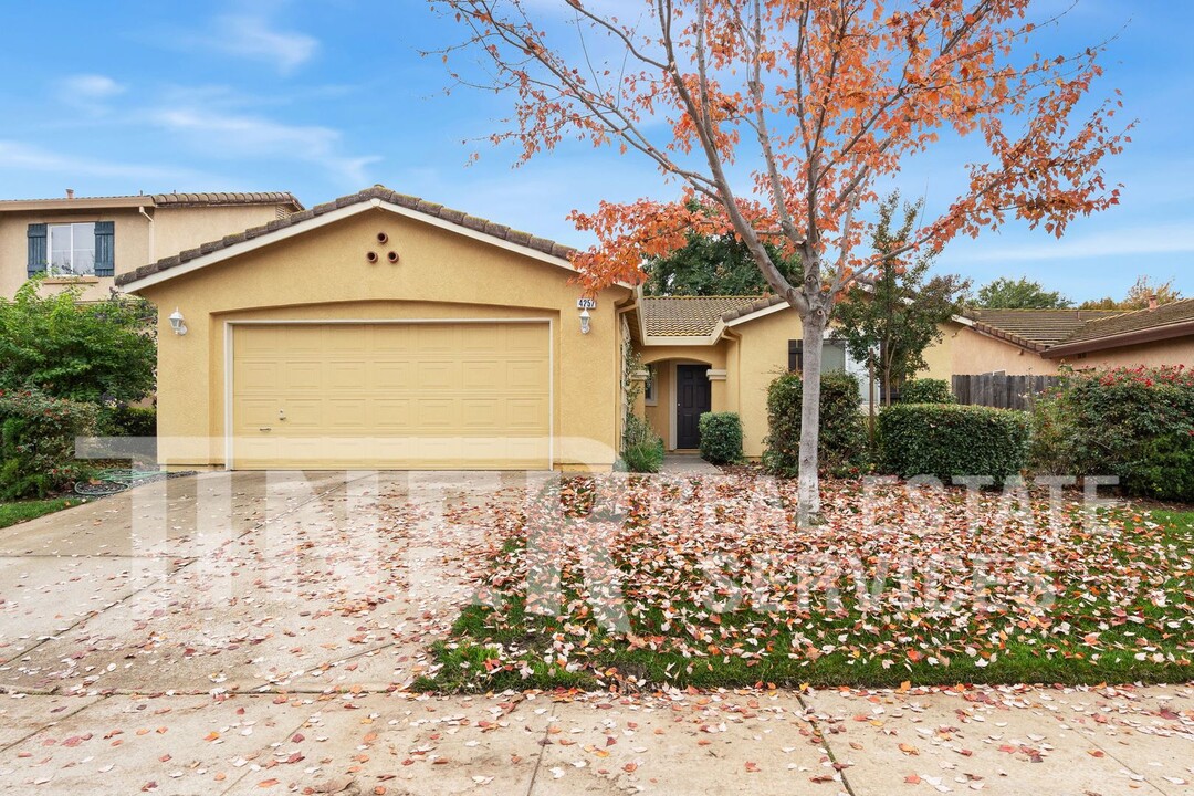 4257 Stromford Way in Mather, CA - Building Photo