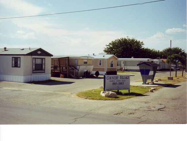 Country Village Mobile Home Park in Carlsbad, NM - Building Photo - Building Photo