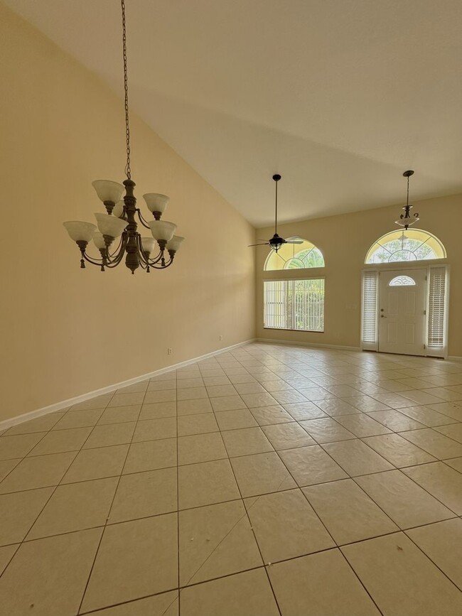 1 Pony Express Dr in Palm Coast, FL - Building Photo - Building Photo