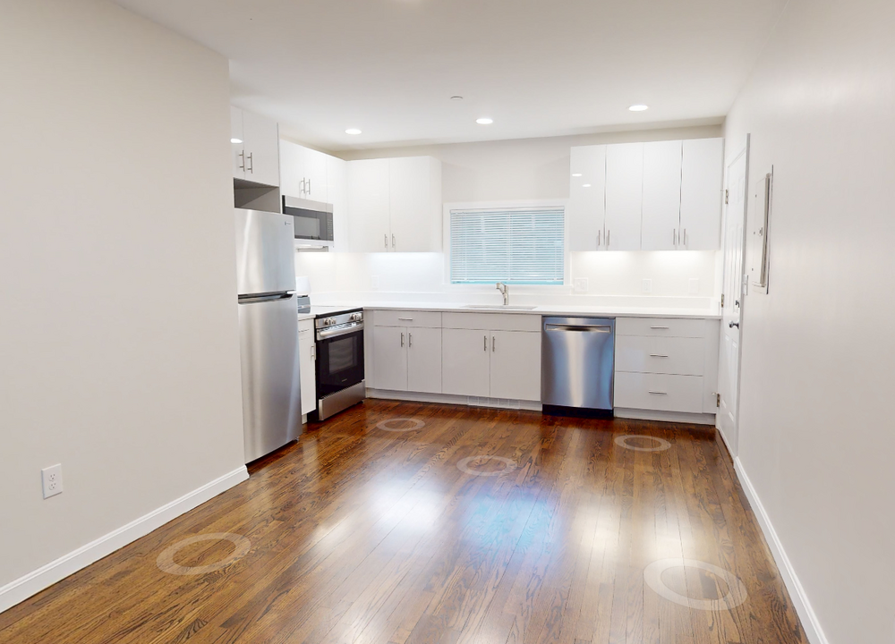 50 Kent St, Unit 1A in Brookline, MA - Building Photo