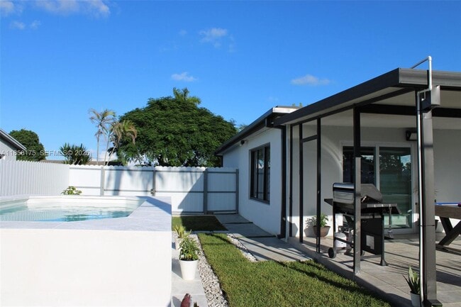 property at 15100 Polk St