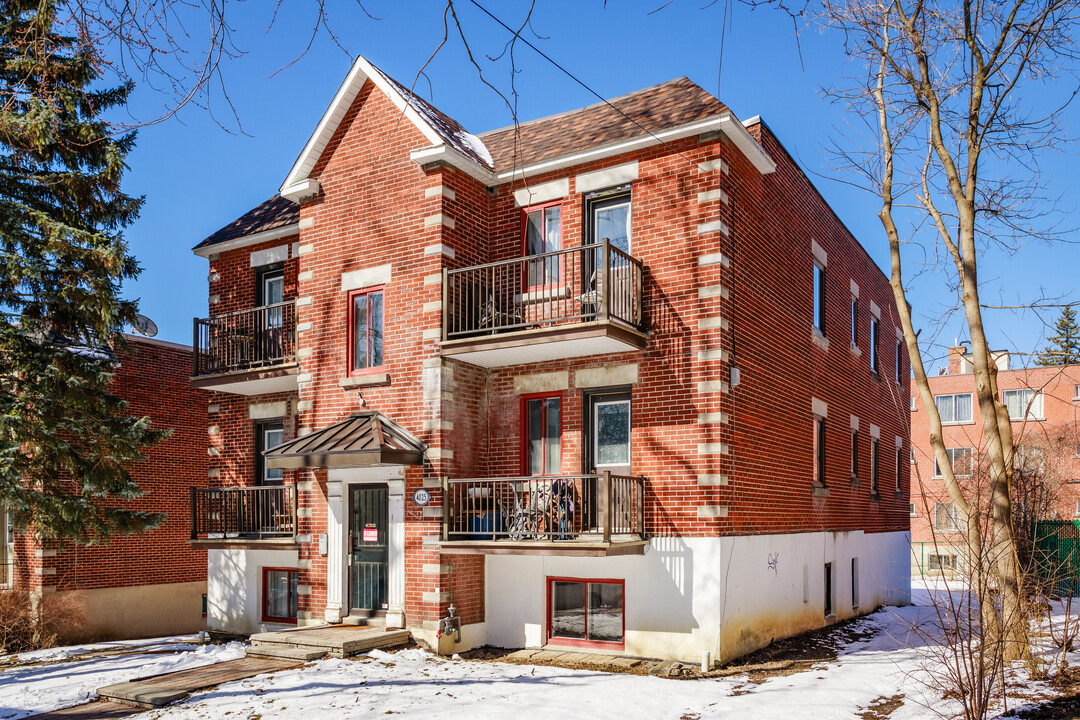 4025 Édouard-Montpetit Boul in Montréal, QC - Building Photo