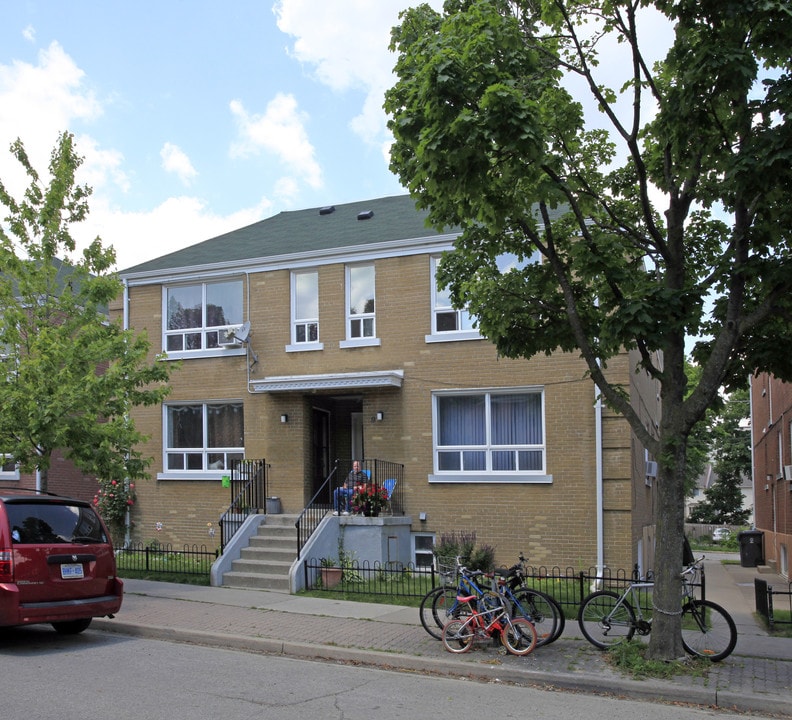 9 Norris Cres in Toronto, ON - Building Photo