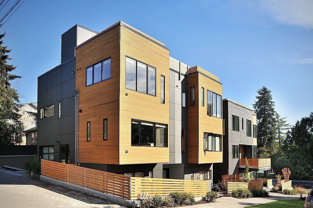 7410 Sunnyside Ave N in Seattle, WA - Building Photo