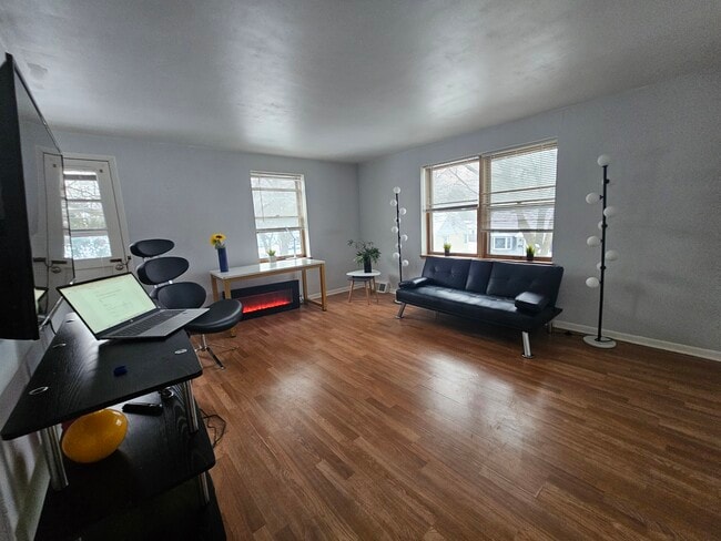 property at 3411 S Howell Ave