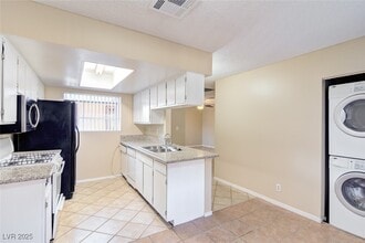 409 N Lamb Blvd in Las Vegas, NV - Building Photo - Building Photo