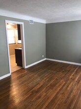 2326 Barrett Ave in Royal Oak, MI - Building Photo - Building Photo