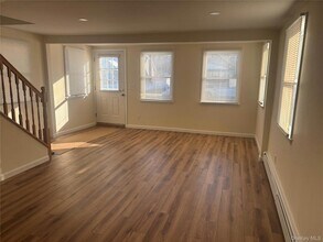 215 E Lakewood St in Patchogue, NY - Building Photo - Building Photo