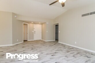 9990 E Falcon Point Dr, Unit C519 in Tucson, AZ - Building Photo - Building Photo