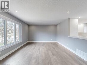 35 Innisbrook Dr in Wasaga Beach, ON - Building Photo - Building Photo