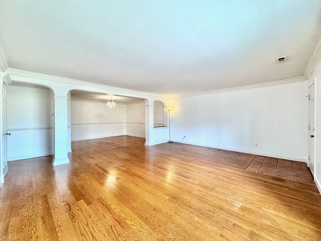property at 37 Greenwich Ave