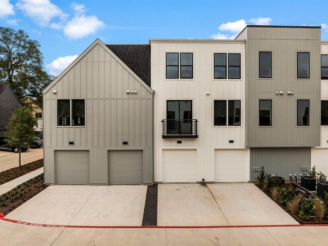 1941 Sawdust Rd in The Woodlands, TX - Building Photo - Building Photo