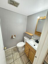 1315 Kingsbury Dr in Hanover Park, IL - Building Photo - Building Photo