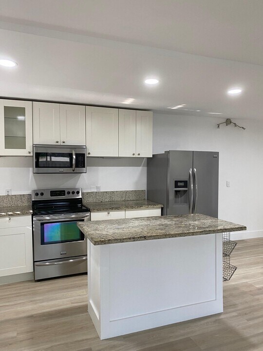 1271 NW 13th St in Boca Raton, FL - Building Photo