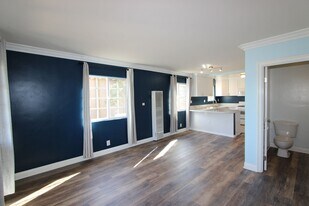 3221 Commercial St in San Diego, CA - Building Photo