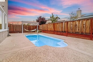 364 Dante Ct in Brentwood, CA - Building Photo - Building Photo