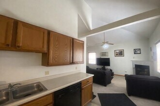 74 Lakewood St in Worcester, MA - Building Photo - Building Photo