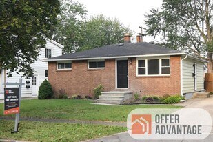 11 Wellington Rd in Cheektowaga, NY - Building Photo