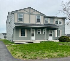 74 Willowick Dr in Fairport, NY - Building Photo