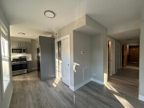 1131 Oak Ave, Unit 1139-2W in Evanston, IL - Foto de edificio - Building Photo