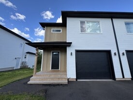 165 Teaberry Ave in Moncton, NB - Building Photo