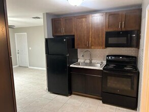 612 4th St-Unit -1 in West Palm Beach, FL - Foto de edificio - Building Photo