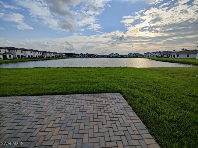5642 Carrara Dr in Ave Maria, FL - Foto de edificio - Building Photo