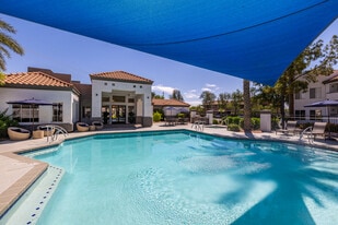 Allegro Apartments in Phoenix, AZ - Building Photo