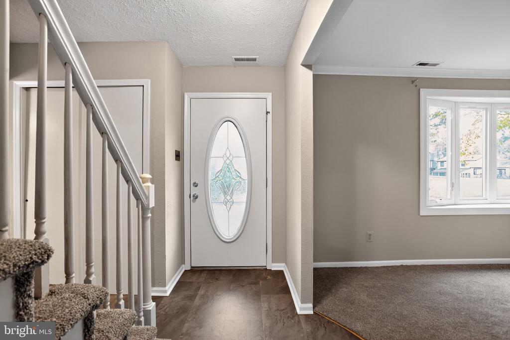 11 Grant Dr in Southampton, PA - Building Photo