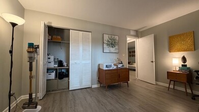 610 Tennis Club Dr in Fort Lauderdale, FL - Foto de edificio - Building Photo