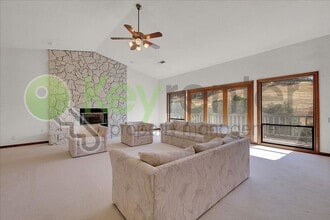 3556 Mesa Verdes Dr in El Dorado Hills, CA - Foto de edificio - Building Photo