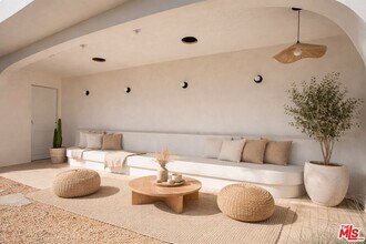 2107 Mayview Dr in Los Angeles, CA - Building Photo - Building Photo