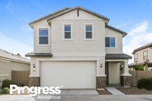 1563 S Loren Ln in Gilbert, AZ - Building Photo