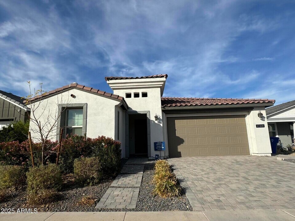 17168 W Middlebury St in Surprise, AZ - Building Photo