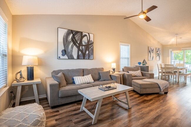 907 Brewster Ln in Wilmington, NC - Building Photo - Building Photo