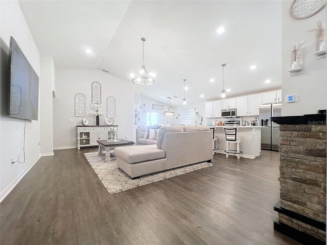 2027 Dexter St in Haines City, FL - Building Photo - Building Photo