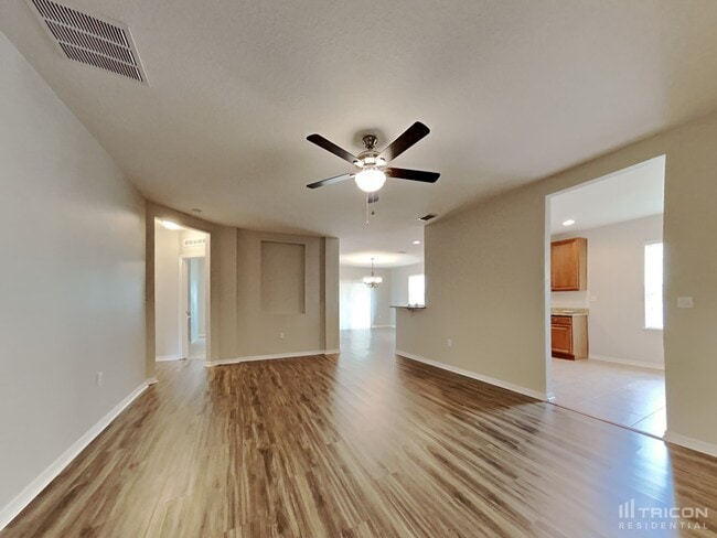 257 Sherri Lee Ln in DeLand, FL - Building Photo - Building Photo