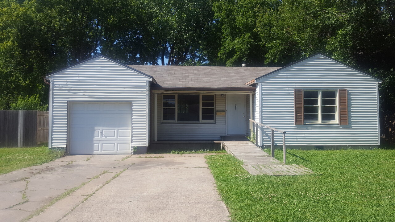 321 S Ponca Ave in Dewey, OK - Building Photo