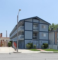 240 E Cedar Ave Apartamentos