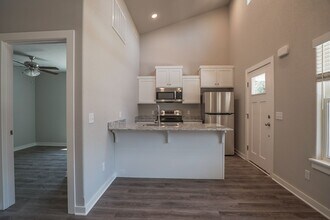 798 N Honey Locust Bnd in Fayetteville, AR - Building Photo - Building Photo