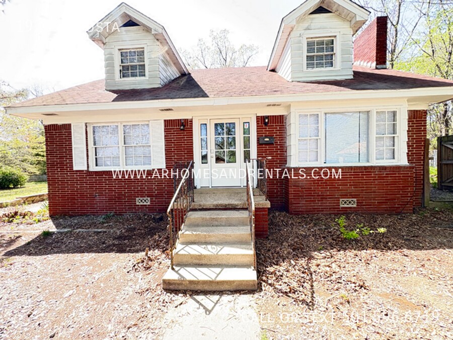 1923 Augusta St in North Little Rock, AR - Building Photo