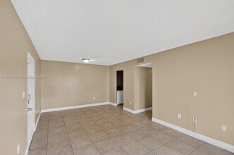 7421 SW 152nd Ave in Miami, FL - Building Photo - Building Photo
