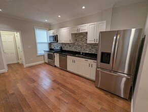 75 Pleasant St, Unit 3 BED 2 BATH in Cambridge, MA - Building Photo - Building Photo