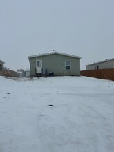 1839 31st St W in Williston, ND - Foto de edificio - Building Photo