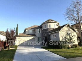6832 Salvaterra Cir in Elk Grove, CA - Building Photo