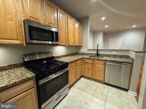 9486 Virginia Center Blvd, Unit 114 in Vienna, VA - Building Photo - Building Photo