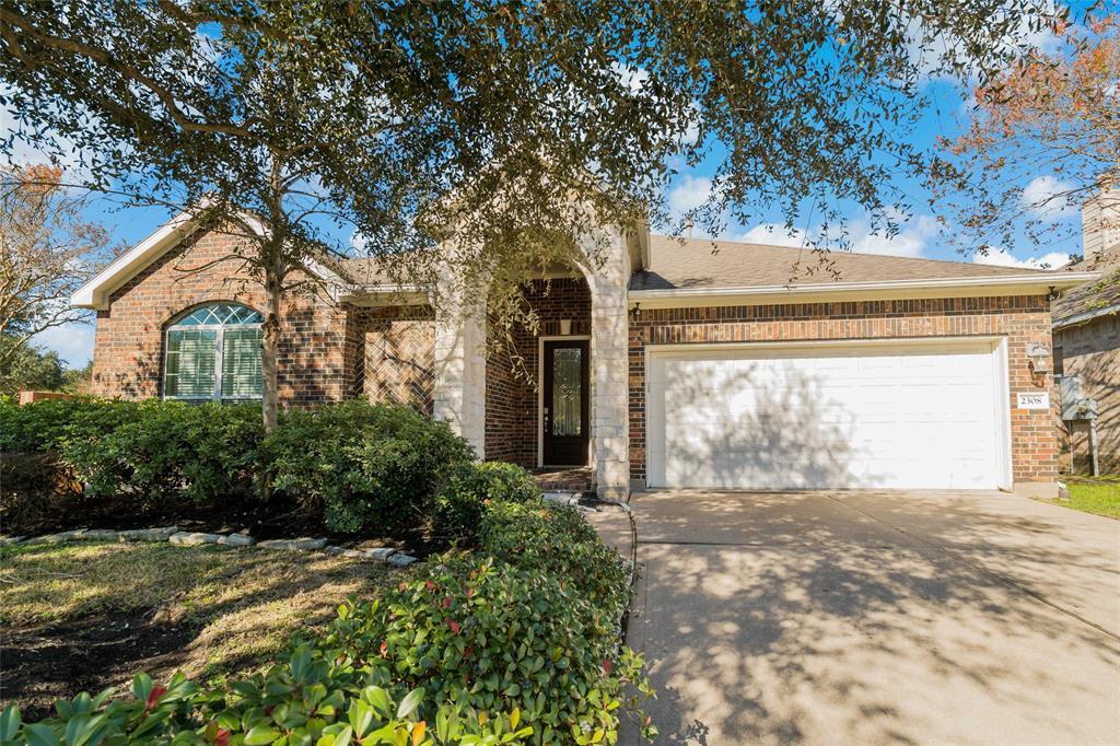 2308 Shadow Falls Ln in Pearland, TX - Building Photo