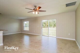 107 Southern Breeze Lp in Winter Haven, FL - Foto de edificio - Building Photo