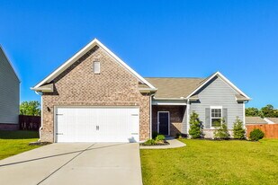 3939 Kendrick Cir in Loganville, GA - Building Photo